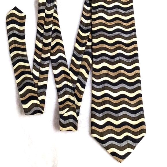 Men's Vintage Urban Canvas 100% Silk Tie Wavy Horizontal Motif - Picture 2 of 12